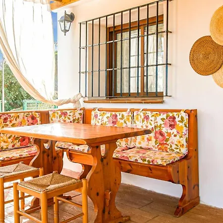 Pet Friendly In With Kitchen Colmenar