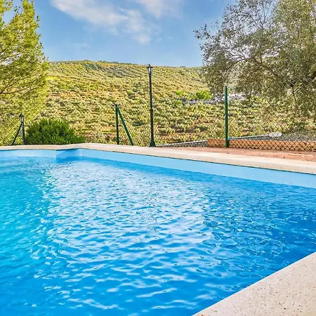 Pet Friendly In With Kitchen Holiday home